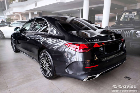 Nakładka na zderzak tylny do Mercedes klasa E W214 Sedan