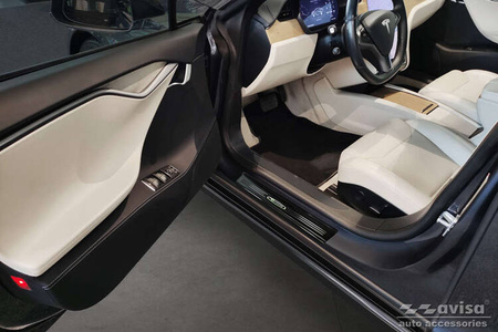 Nakładki progowe do Tesla Model S