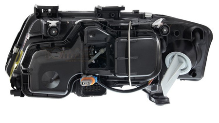 Lampy przednie reflektory Audi A6 C5 xenon D2S ringi