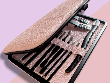 ZESTAW DO MANICURE 18 ELEMENTÓW CZARNY ELEGANCKI PRZENOŚNY OBCINACZ DO PAZNOKCI NOŻYCZKI SKÓRA