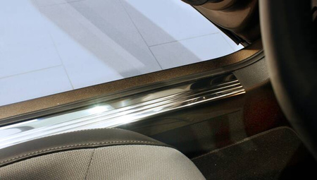 Progi wew. Volkswagen Jetta VI Sedan 4 2010-2014 - Połysk