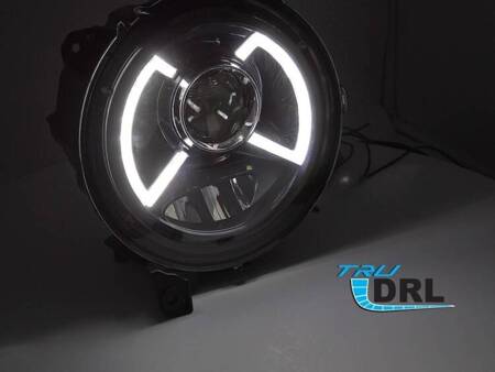 Lampy przednie do Jeep Wrangler JL 18-23 DRL