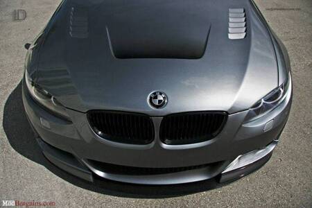 Maska z wlotami BMW E92 335i Akrym Style