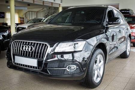 Nakładka na zderzak tylny do AUDI Q5 (Czarna-Lustro)