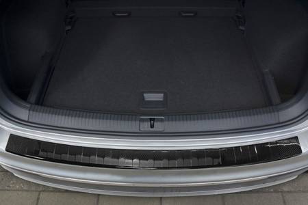 Nakładka na zderzak tylny do Volkswagen Tiguan 2 Carbon (czarny)