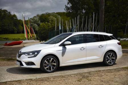 Renault Megane IV Grandtour Kombi Nakładka (listwa) ochronna na zderzak tylny